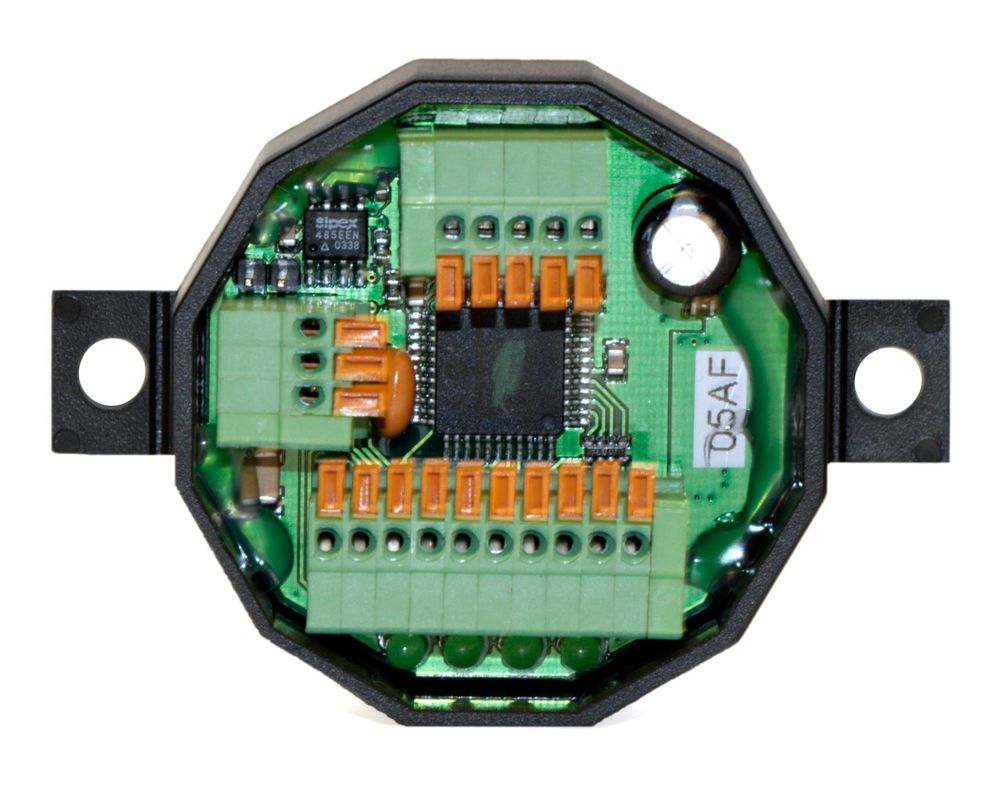 Barix X8, universal, small form factor I/O extension device which connects to a host via Modbus/RTU