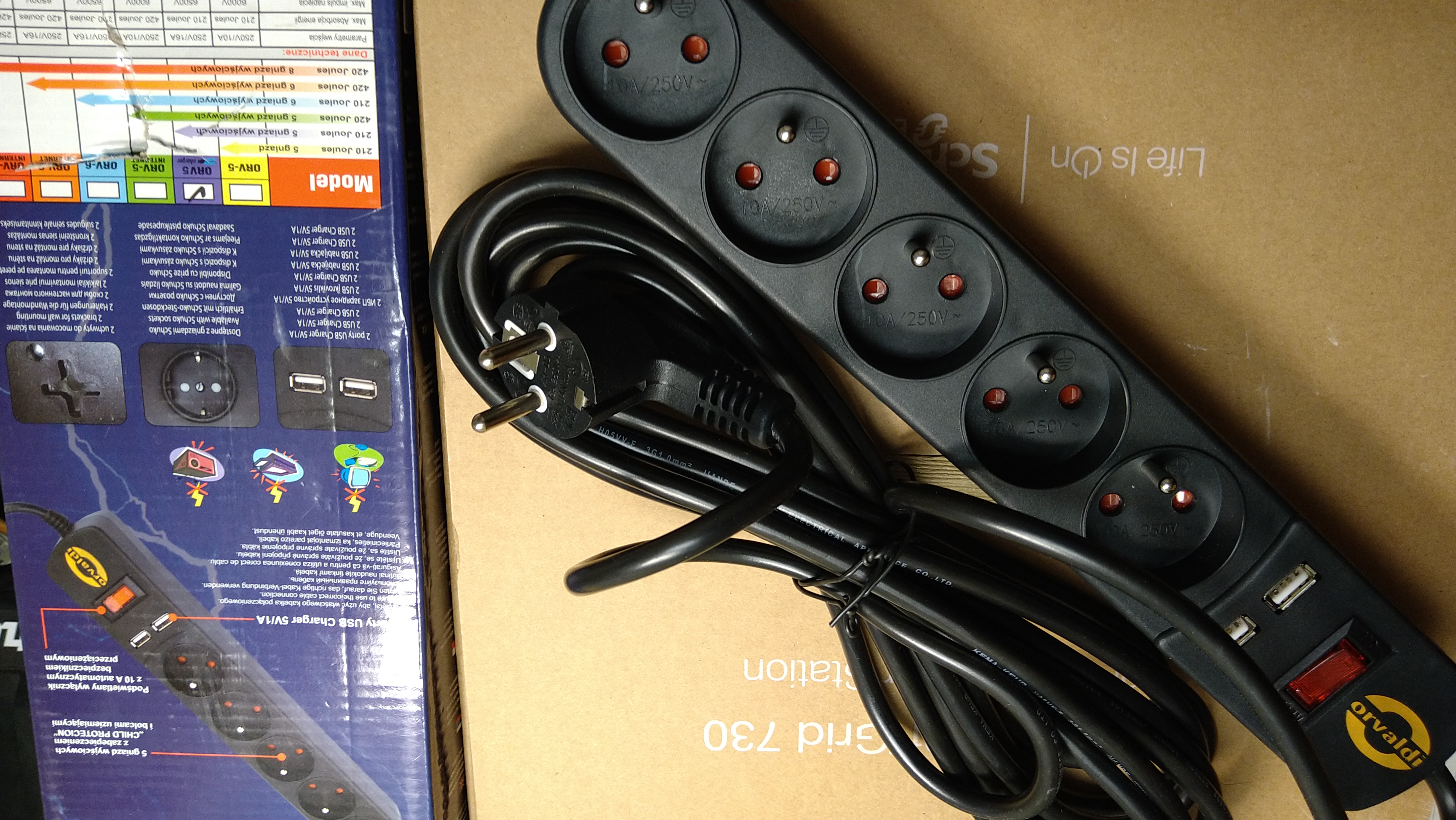 Pikendusjuhe koos USB laadijaga, 5m