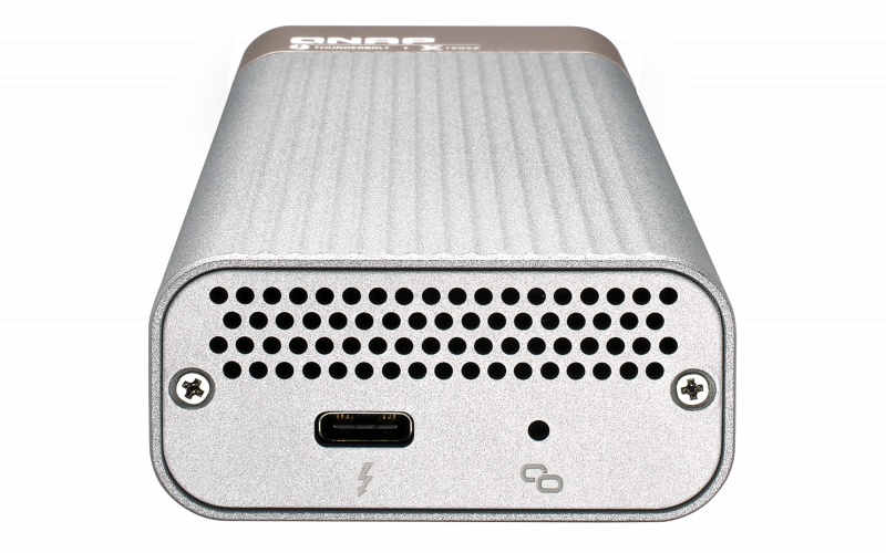 QNAP single-port Thunderbolt 3 to single-port 10GbE SFP+